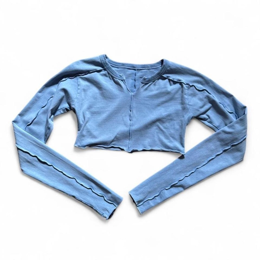 Out From Under Crop Top Women's Size Medium Blue Notch Neck Long Sleeve Pastel